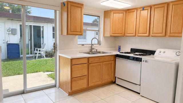 6165 58TH STREET N 3G, St Petersburg, FL 33709