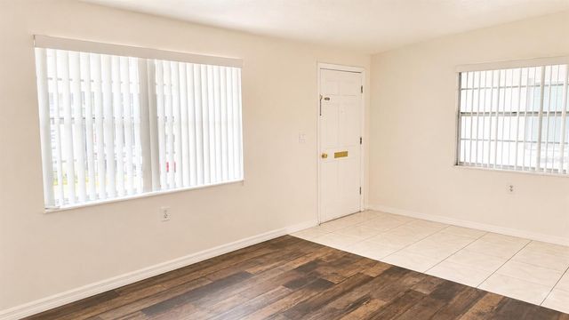 6165 58TH STREET N 3G, St Petersburg, FL 33709