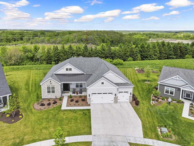 1740 Stonemill Circle, Lake Geneva, WI 53147