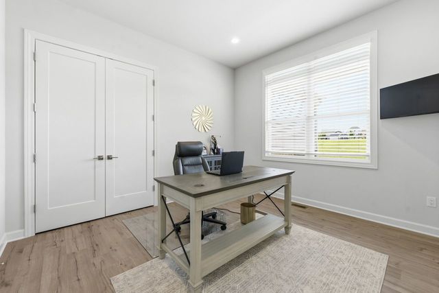 1740 Stonemill Circle, Lake Geneva, WI 53147