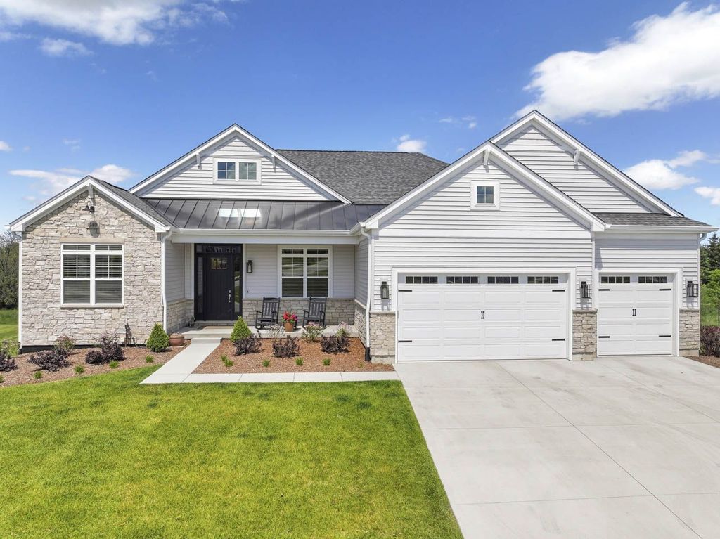 1740 Stonemill Circle, Lake Geneva, WI 53147