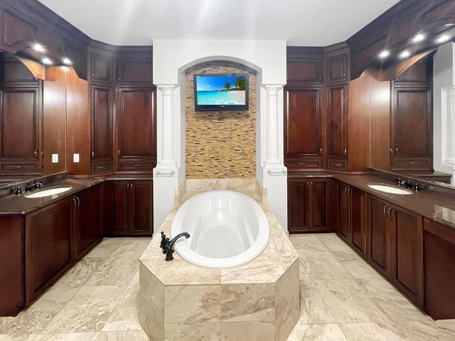 299 SW Lost River Road, Stuart, FL 34997