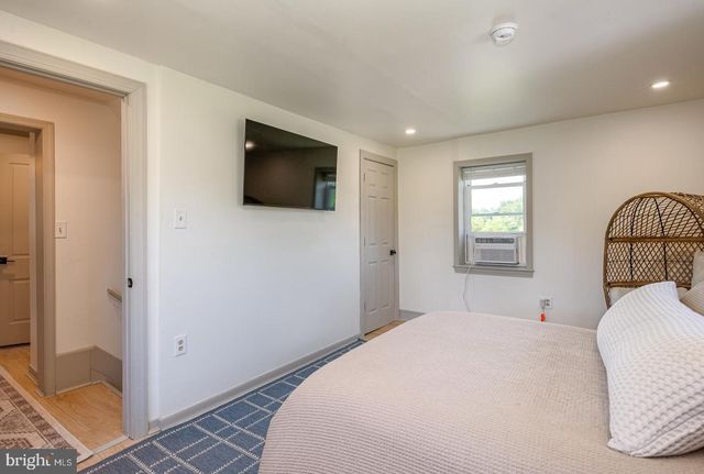 20 NATURES RD, Pine Grove, PA 17963