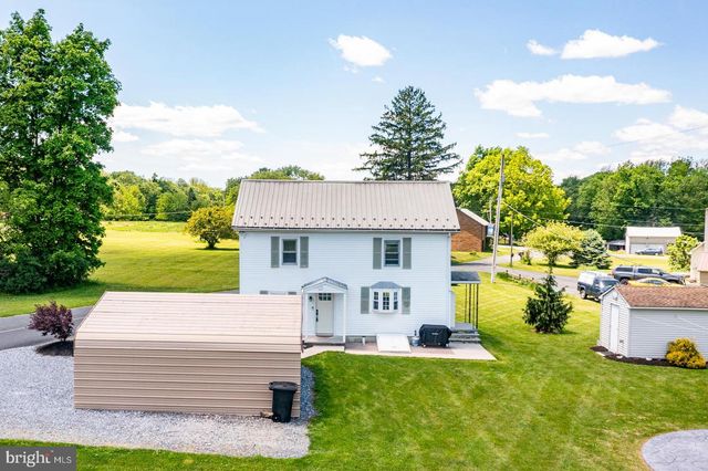 20 NATURES RD, Pine Grove, PA 17963