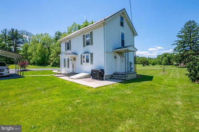 20 NATURES RD, Pine Grove, PA 17963