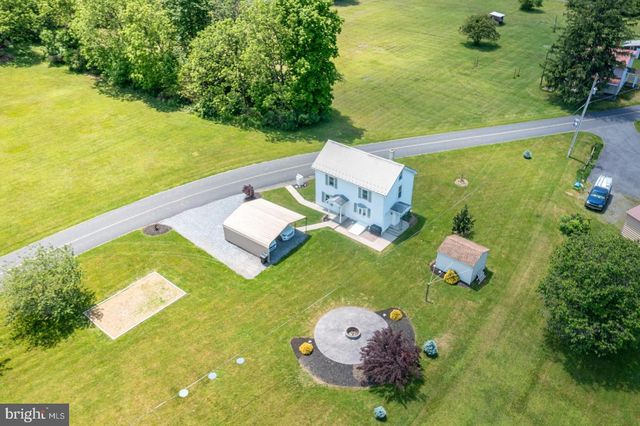 20 NATURES RD, Pine Grove, PA 17963