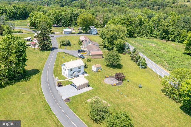 20 NATURES RD, Pine Grove, PA 17963