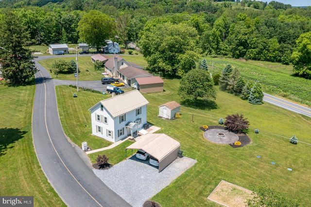 20 NATURES RD, Pine Grove, PA 17963