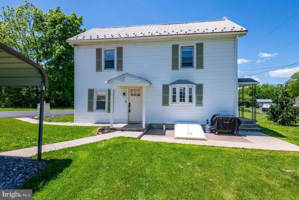 20 NATURES RD, Pine Grove, PA 17963