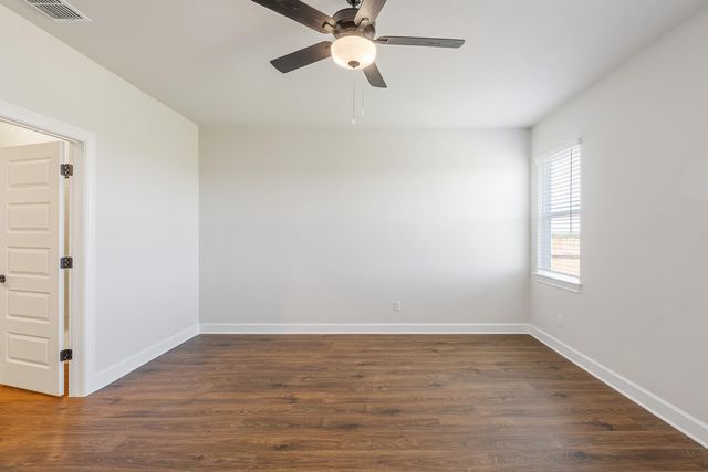 513 W Luna Blue LN, Jarrell, TX 76537