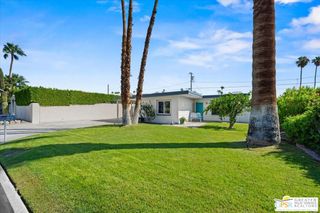 572 N Calle Marcus, Palm Springs, CA 92262