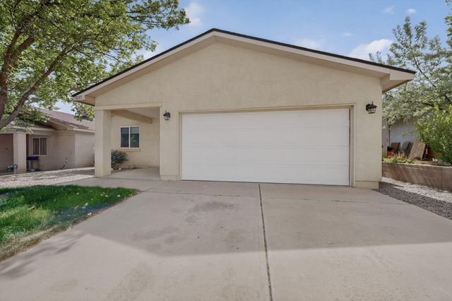 3157 Chama Meadows Drive NE, Rio Rancho, NM 87144
