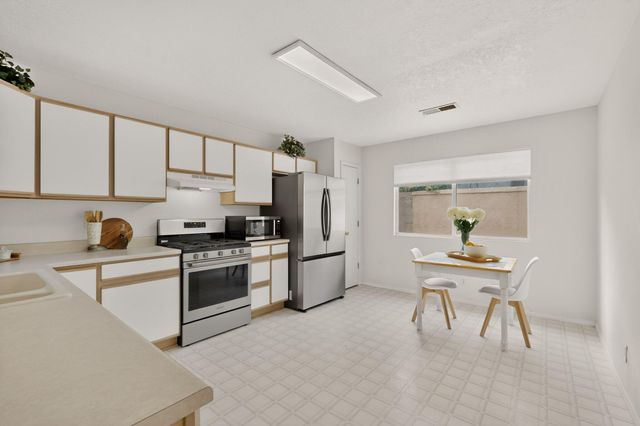 3157 Chama Meadows Drive NE, Rio Rancho, NM 87144