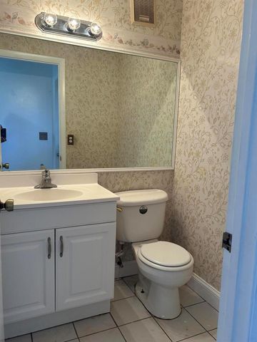 5041 Society Place E E, West Palm Beach, FL 33415