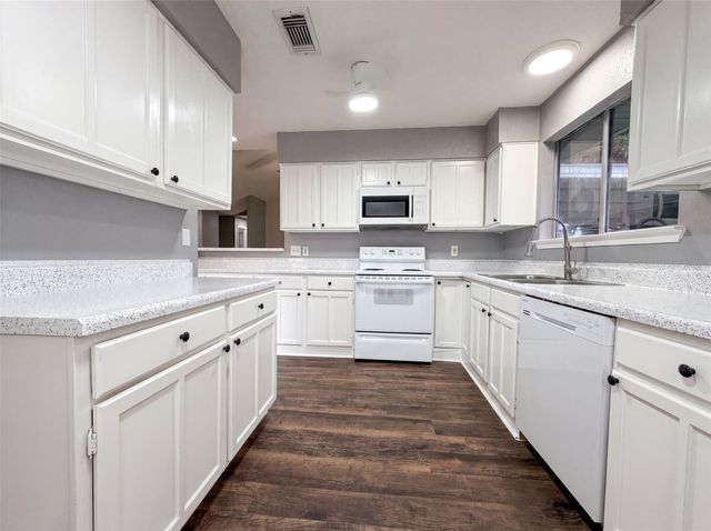 6710 Renfro Drive, Richmond, TX 77469