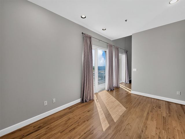 2520 Robinhood 800, Houston, TX 77005