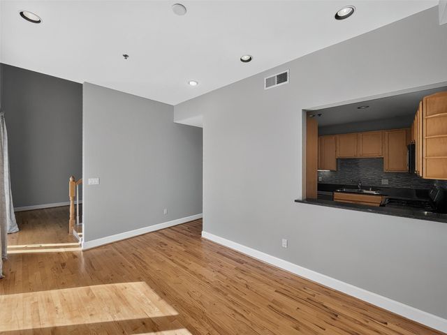 2520 Robinhood 800, Houston, TX 77005