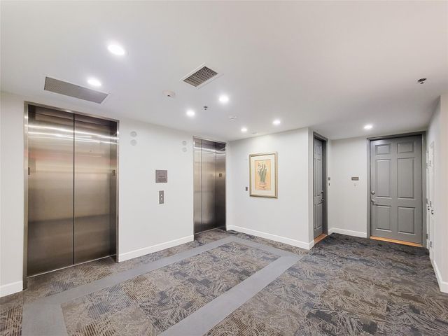 2520 Robinhood 800, Houston, TX 77005