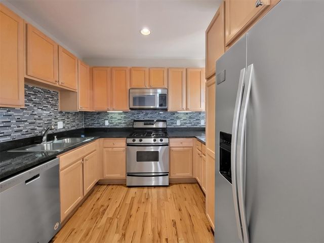 2520 Robinhood 800, Houston, TX 77005