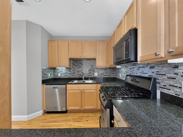 2520 Robinhood 800, Houston, TX 77005