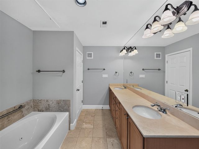 2520 Robinhood 800, Houston, TX 77005