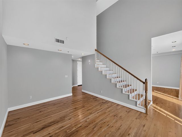 2520 Robinhood 800, Houston, TX 77005