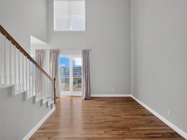 2520 Robinhood 800, Houston, TX 77005
