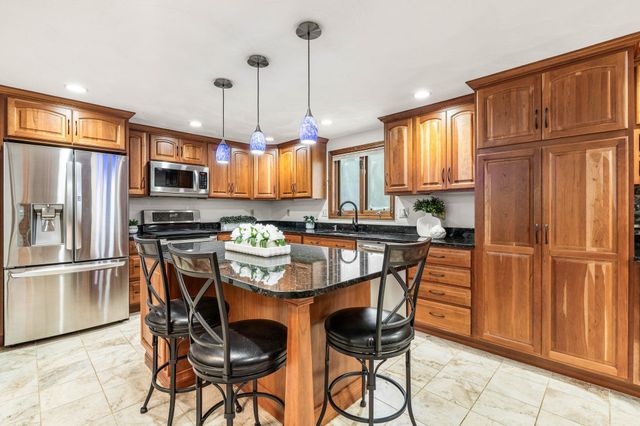 301 N Amherst Road, Bedford, NH 03110