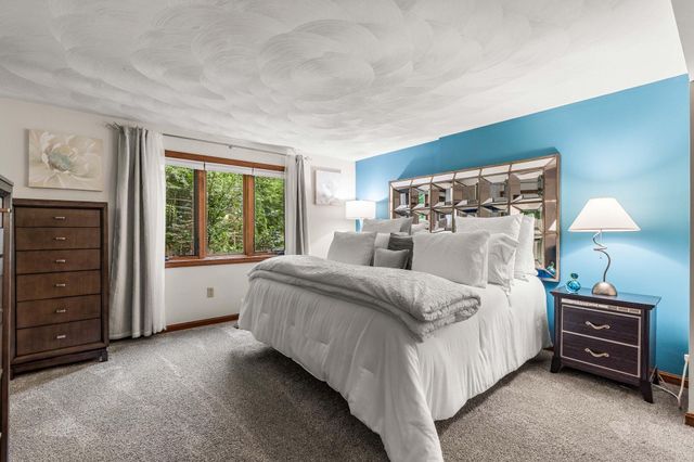 301 N Amherst Road, Bedford, NH 03110