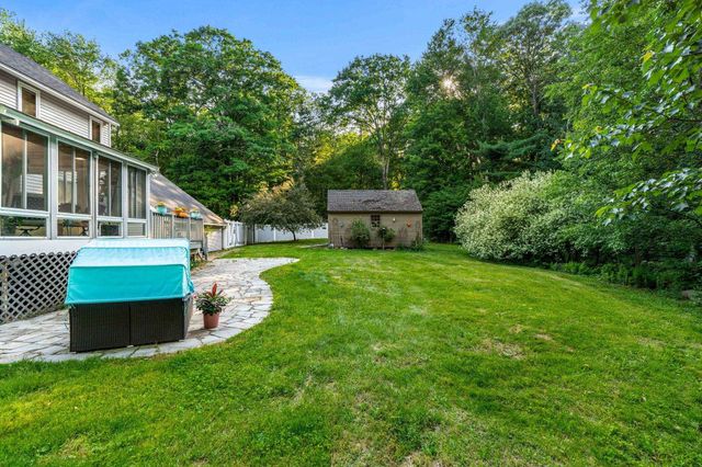 301 N Amherst Road, Bedford, NH 03110