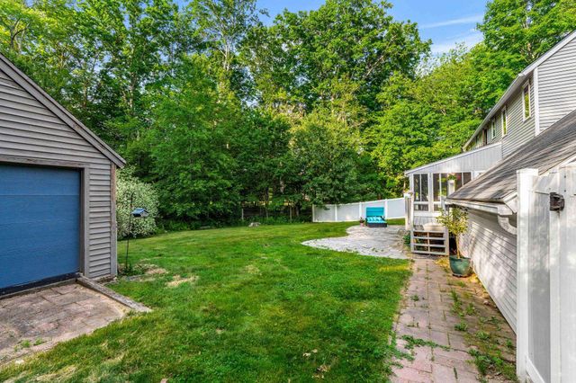 301 N Amherst Road, Bedford, NH 03110