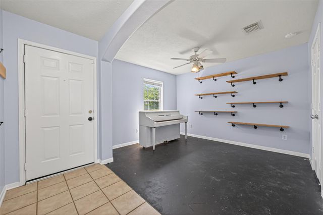 19215 Hikers Trail Drive, Humble, TX 77346