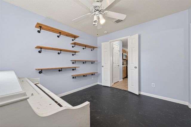 19215 Hikers Trail Drive, Humble, TX 77346