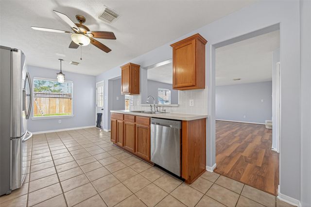 19215 Hikers Trail Drive, Humble, TX 77346