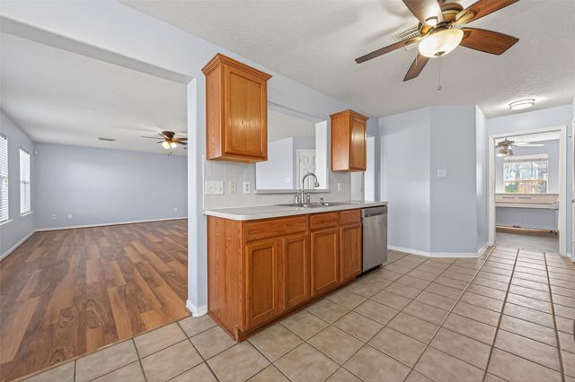 19215 Hikers Trail Drive, Humble, TX 77346