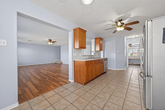 19215 Hikers Trail Drive, Humble, TX 77346