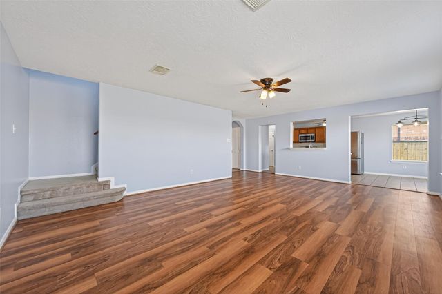 19215 Hikers Trail Drive, Humble, TX 77346