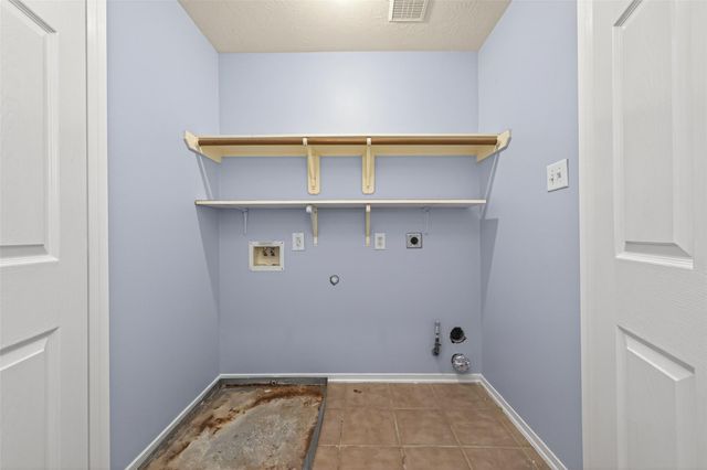 19215 Hikers Trail Drive, Humble, TX 77346