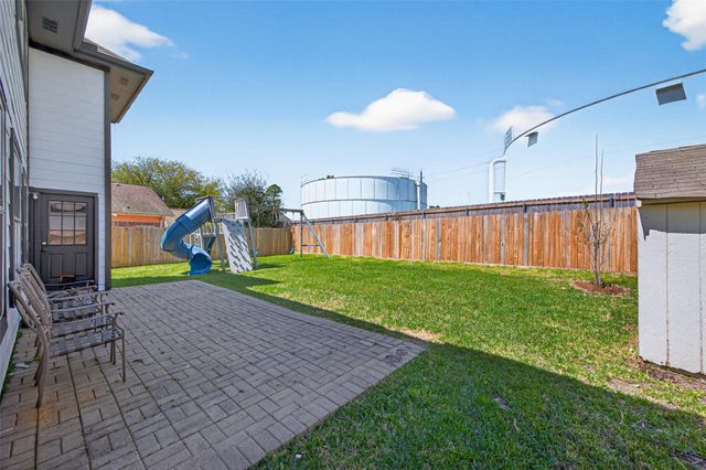 19215 Hikers Trail Drive, Humble, TX 77346