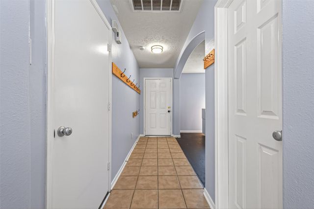 19215 Hikers Trail Drive, Humble, TX 77346