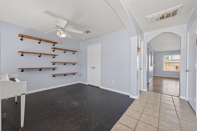 19215 Hikers Trail Drive, Humble, TX 77346