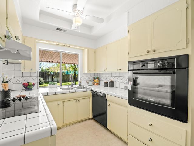 873 Cedar Lane, Lemoore, CA 93245