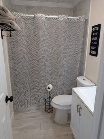 1502 E Highland Avenue, Comanche, TX 76442