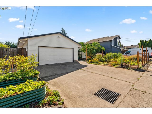 3457 MAHLON Ave, Eugene, OR 97401