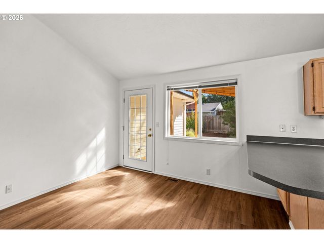 3457 MAHLON Ave, Eugene, OR 97401