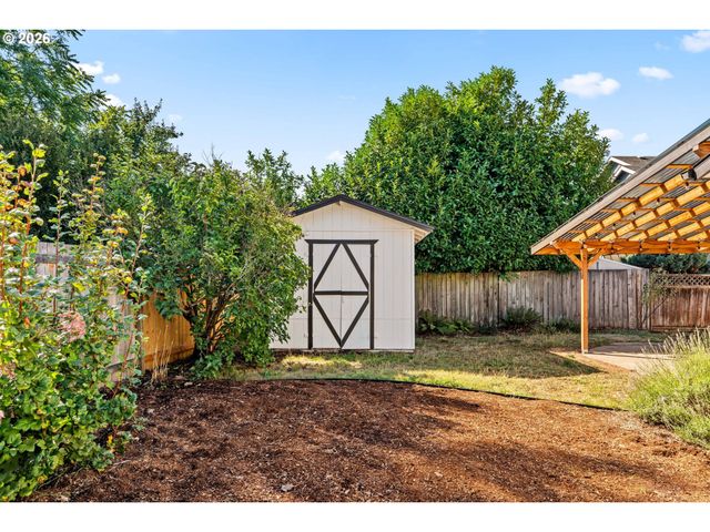 3457 MAHLON Ave, Eugene, OR 97401