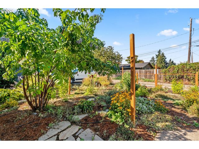 3457 MAHLON Ave, Eugene, OR 97401