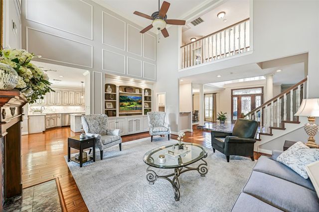1904 Candlelight Court, Friendswood, TX 77546