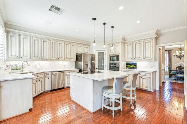 1904 Candlelight Court, Friendswood, TX 77546