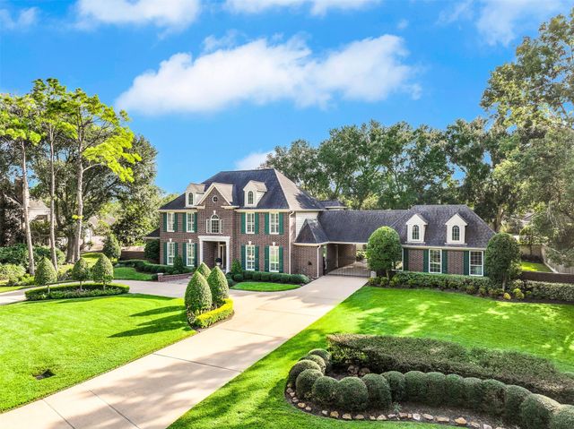 1904 Candlelight Court, Friendswood, TX 77546